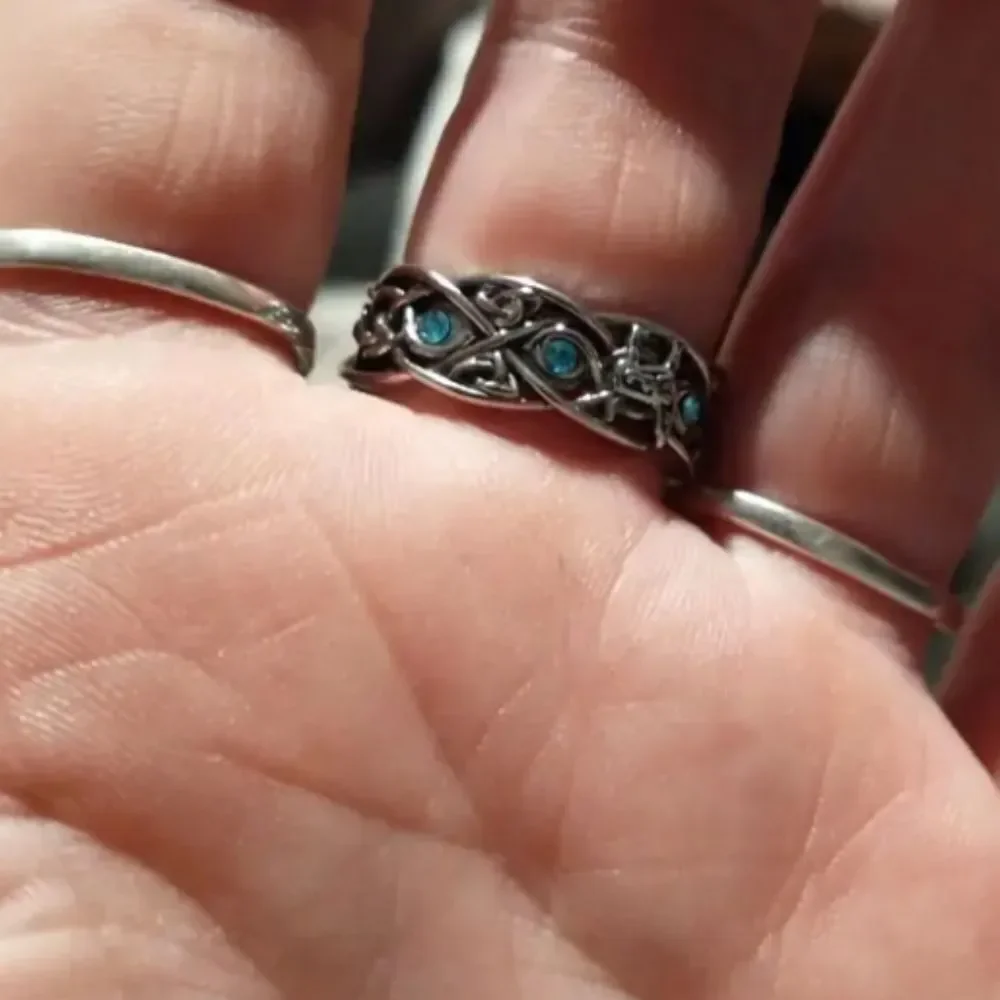 Unisex Silver Celtic Knot wolf Ring with Blue Accents sz 6